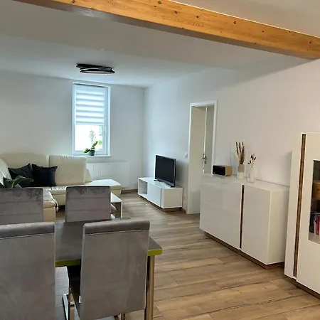 Ferienwohnung Eisfelder Auszeit Exterior foto